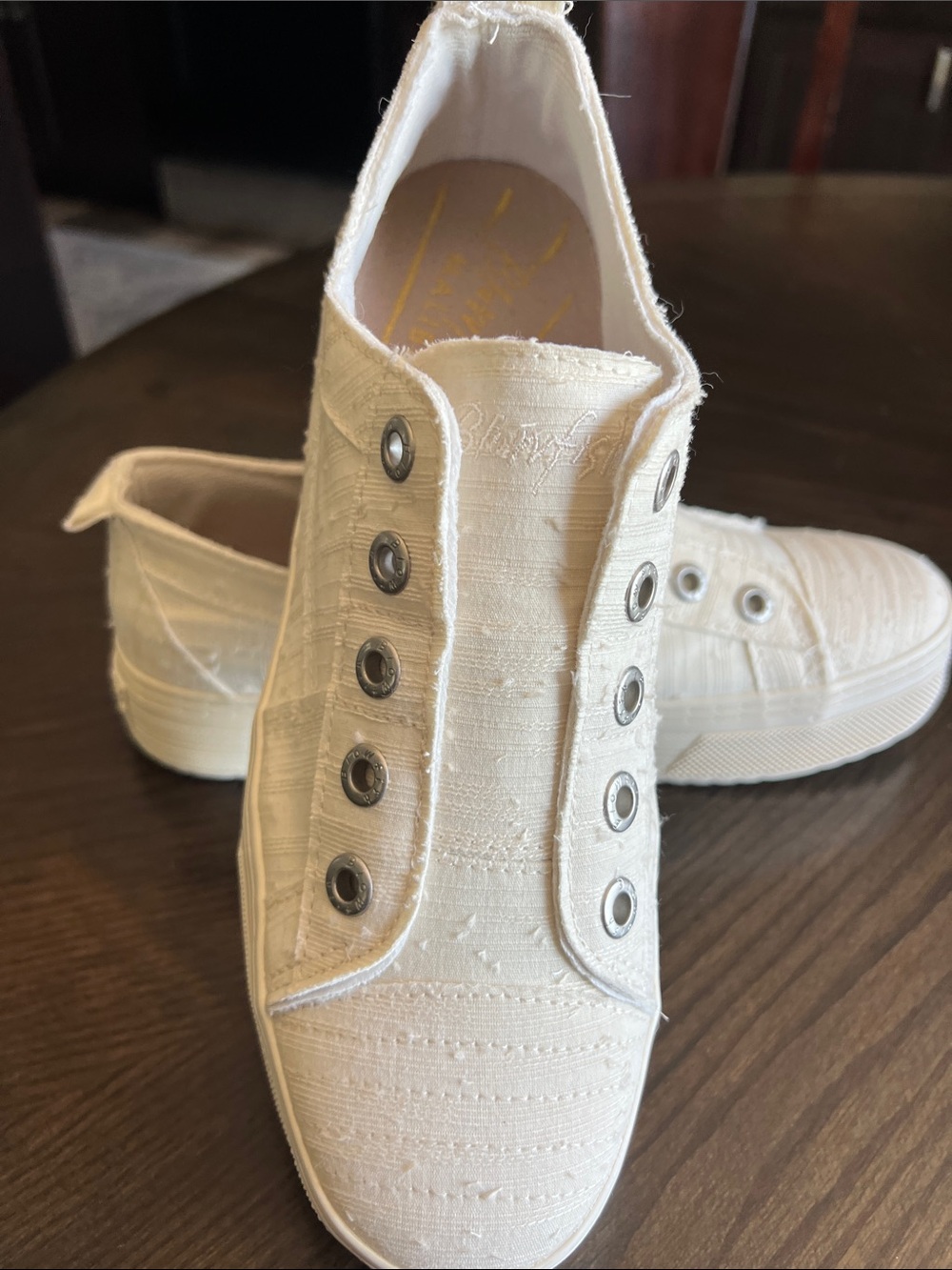 Casual Slip-On Platform Sneakers in Cream - Picture 4 of 5